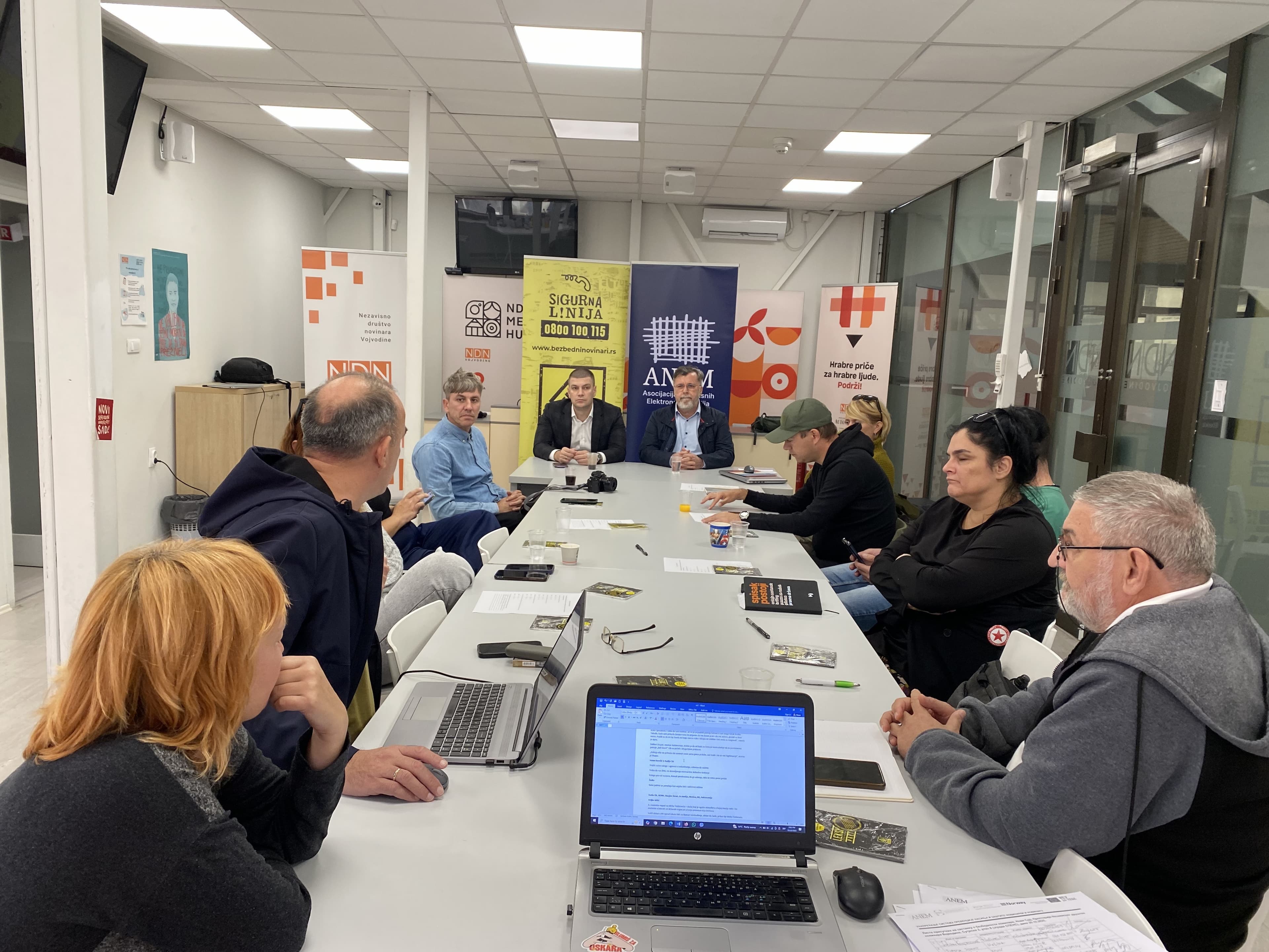 Police Increasingly Brutal Towards Media Representatives: A Discussion on Journalist Safety Held in Novi Sad