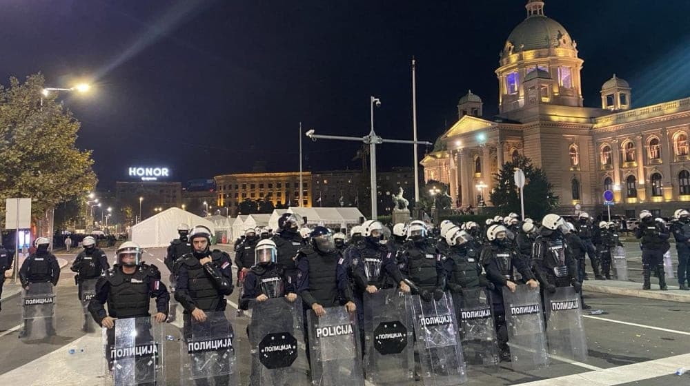 ANEM ALARM: New incidents reported by journalists in front of the National Assembly of Serbia.