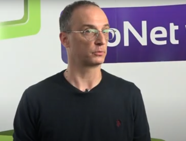 Miloš Milić napustio Euronews Srbija i prelazi u Fonet kao novi autor emisije "Kvaka23"