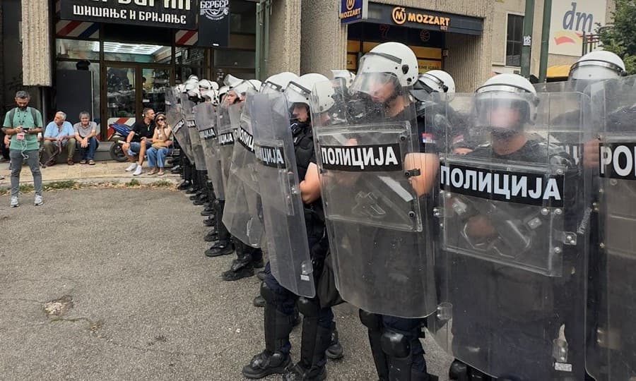 ANEM ALARM: Pripadnik Interventne jedinice policije napao novinara Mašine Marka Miletića