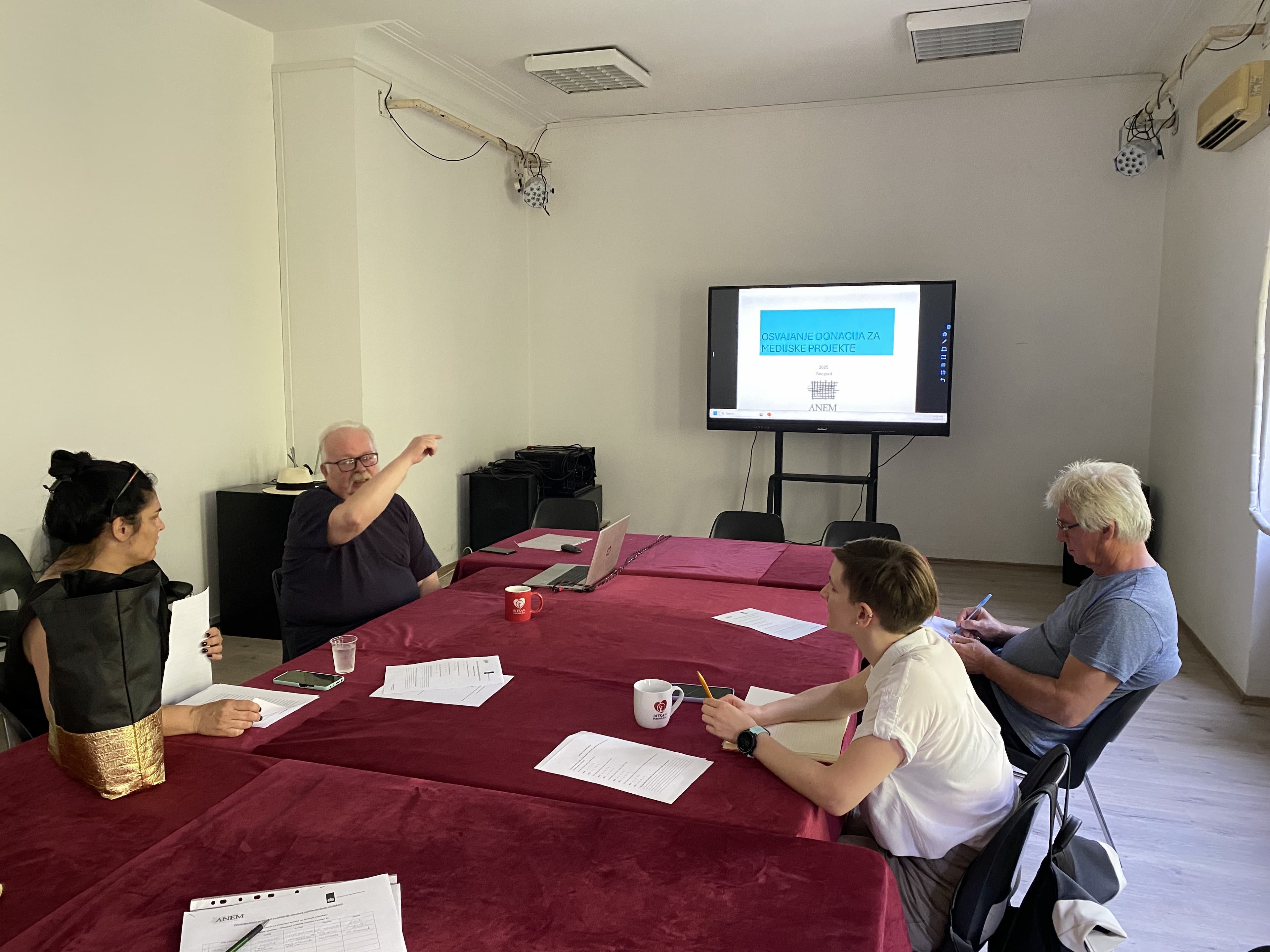 Training for local media on writing media projects held in Belgrade.