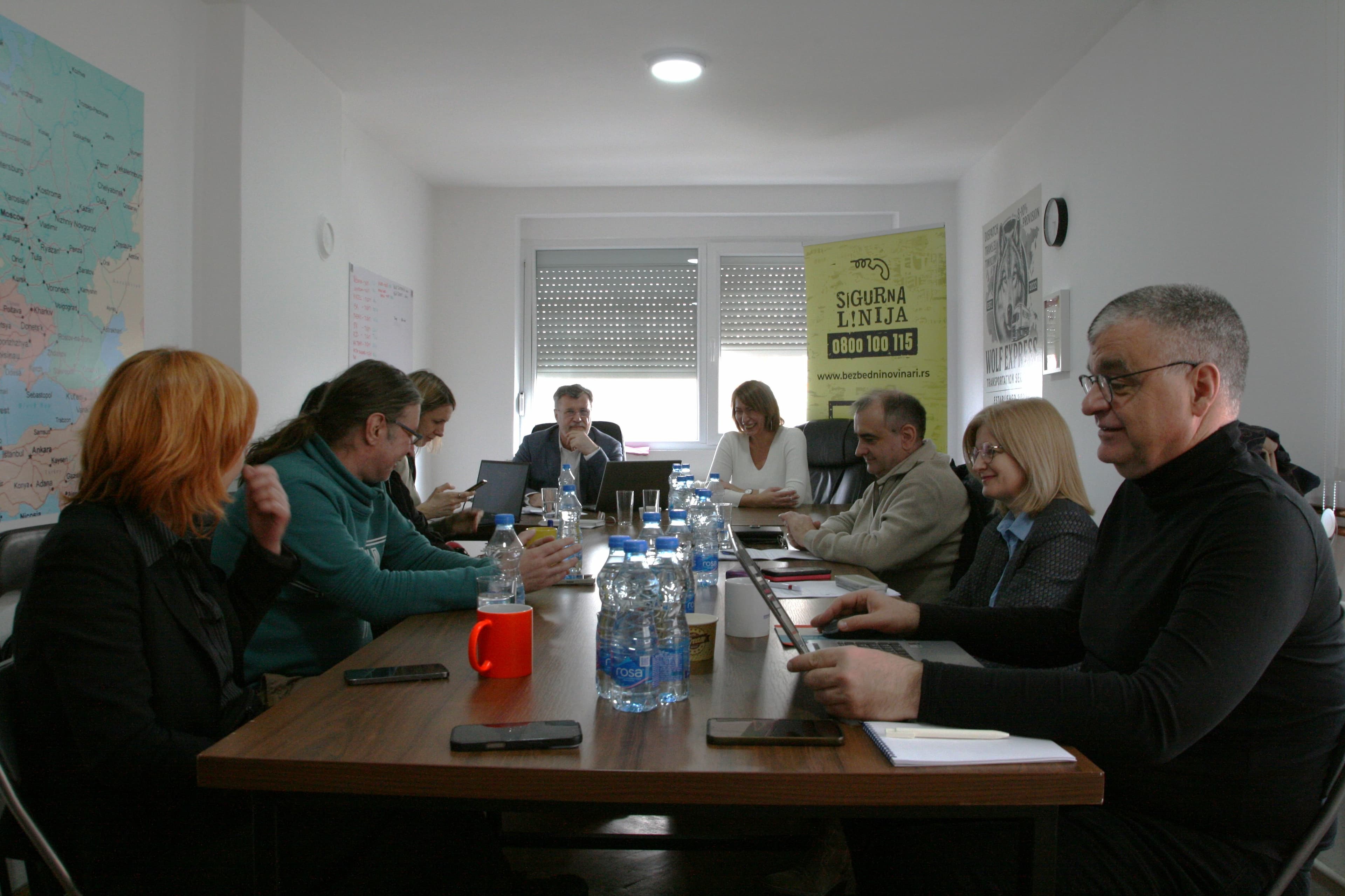 Pretnje, napadi i tužbe: Sastanak Stalne radne grupe za bezbednost novinara u Inđiji