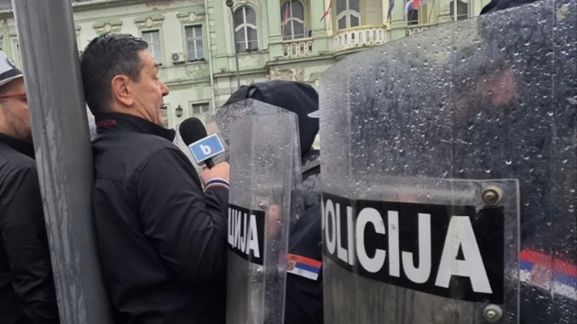 ANEM ALARM: The intervention police cordoned off the KTV team from Zrenjanin.