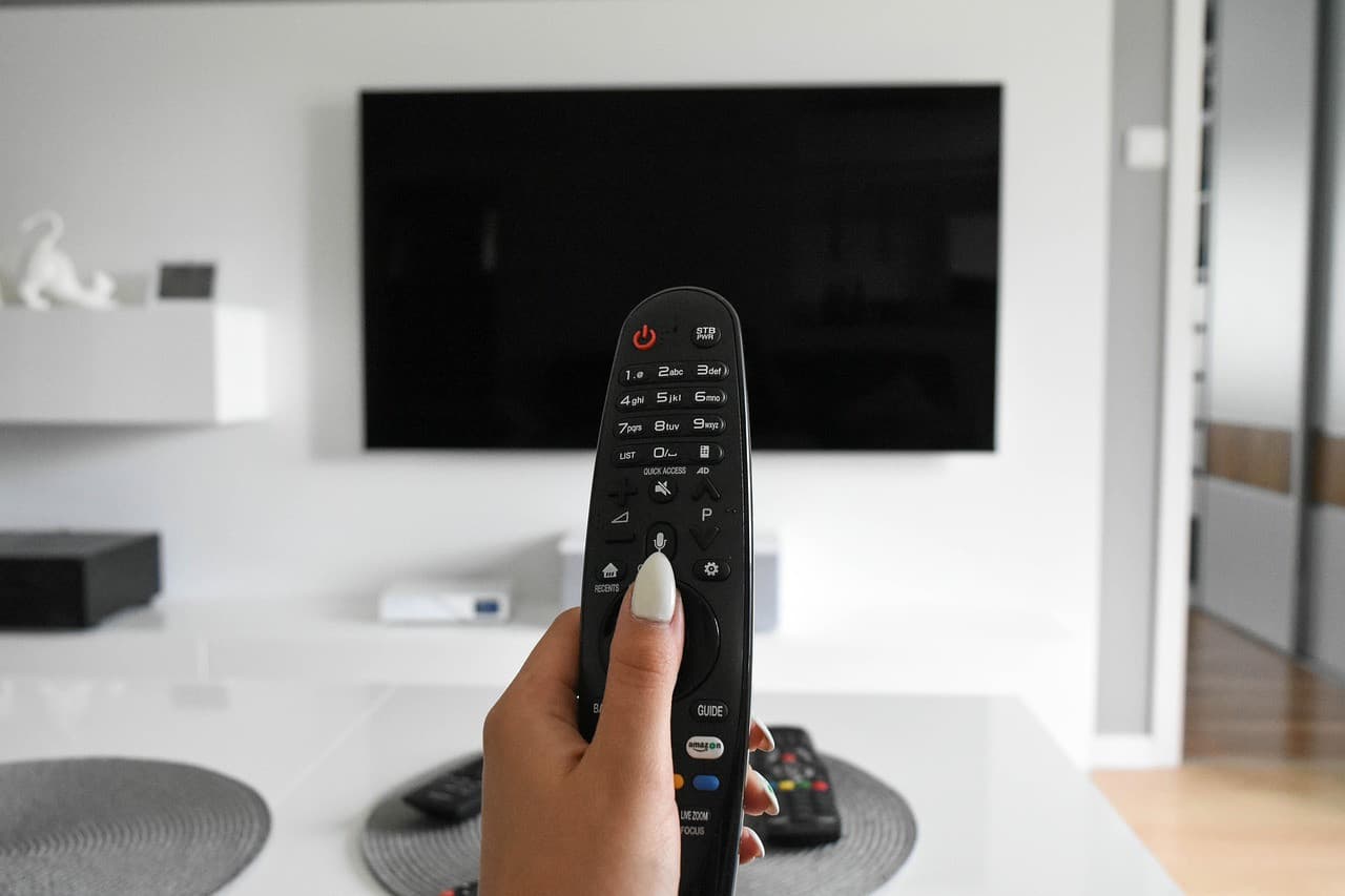 What do the media violate by publishing intimate recordings, and to whom and how can one file a complaint?