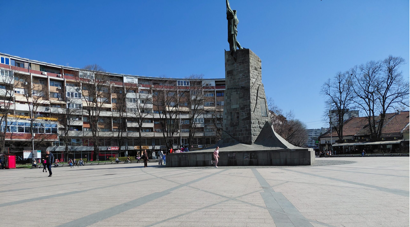 ANEM ALARM: Nadležni hitno da otkriju ko je napao novinare Glasa Šumadije i portala Likvidno u Kraljevu tokom posete predsednika