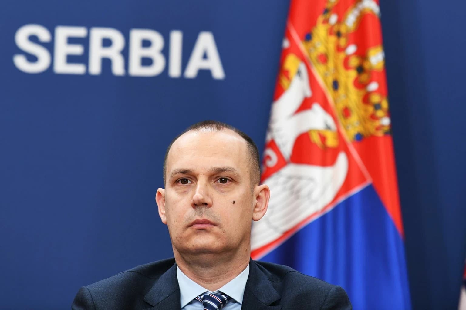 Vreme Editorial: Lončar's statements endanger the safety of journalists.